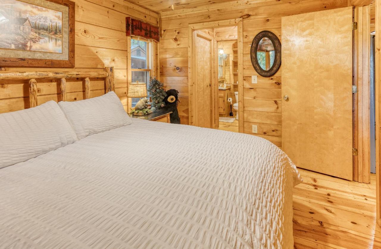 Secluded Sunrise Ridge-10 Min From Blue Ridge, King Beds, Hot Tub, 2 Porches, Fireplace Wood Burning, Mountain View, Cozy Luaran gambar